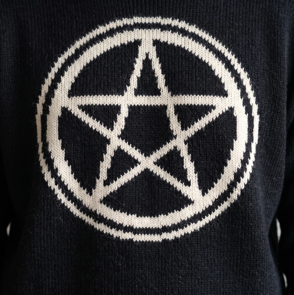 Pentacle Classic — close-up of the knitted jacquard motif